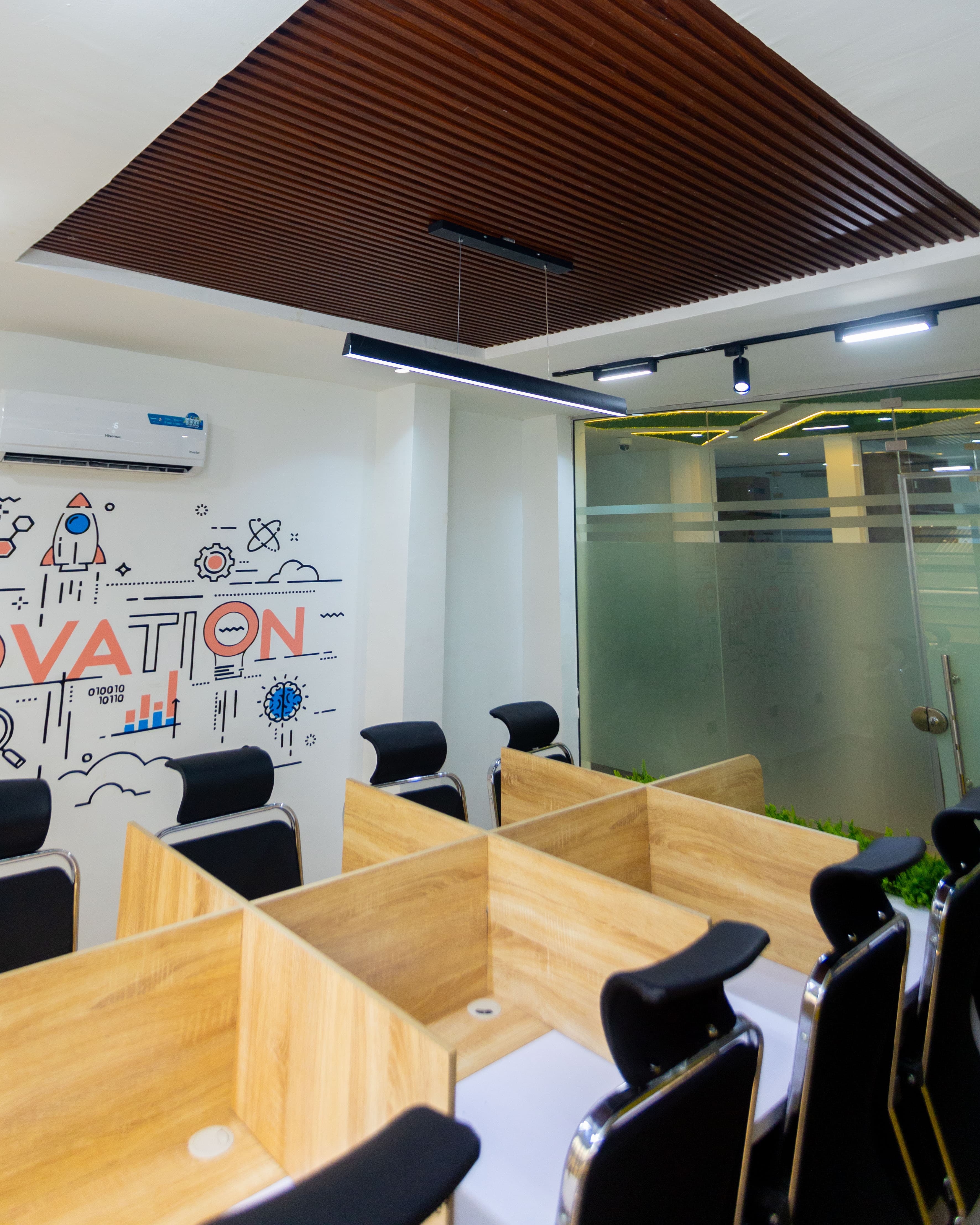 Co-working Desks view 3